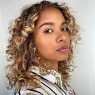 Curly lit blonde: 30 photos and nuance tips to light up curls