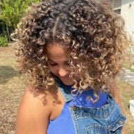 Curly lit blonde: 30 photos and nuance tips to light up curls