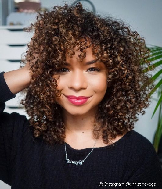 How to take care of the hair root in transition? Tips to hydrate new curls and avoid frizz