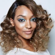 Dark blonde hair: discover the tone that walks between light and brown and matches all skin tones