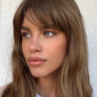 Dark blonde hair: discover the tone that walks between light and brown and matches all skin tones