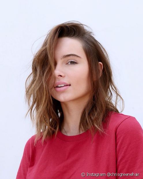 5 cuts that flatter a square face: long bob and side bangs are some favorites