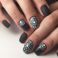 Black decorated nail: 10 art photos to do on your next manicure