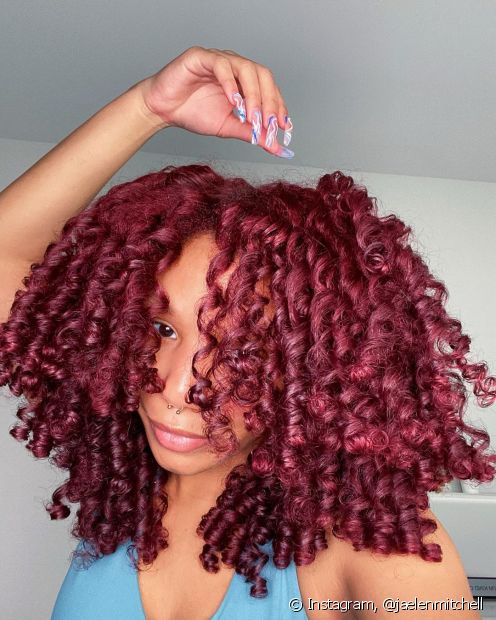 Red curly hair: 30 inspirations and tips to conquer the color