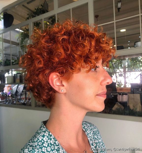 Cheveux bouclés roux : 30 inspirations et astuces pour conquérir la couleur
