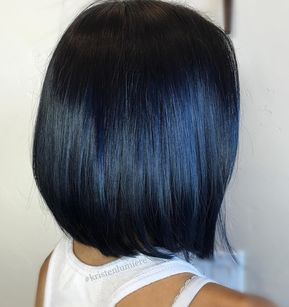 Bluish black hair: see how to invest in the shade