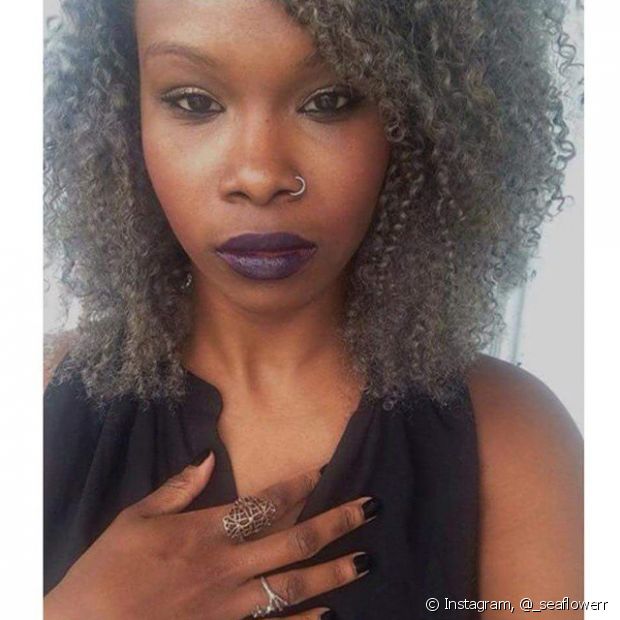 Gray curly hair: 50 photos of different curl styles for you to jump into this trend!