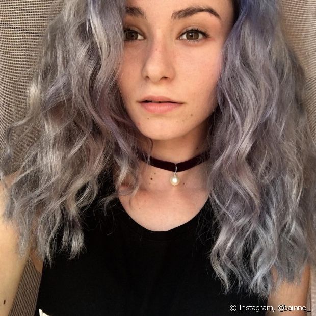 Gray curly hair: 50 photos of different curl styles for you to jump into this trend!