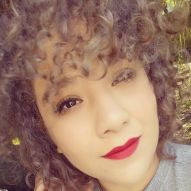 Gray curly hair: 50 photos of different curl styles for you to jump into this trend!