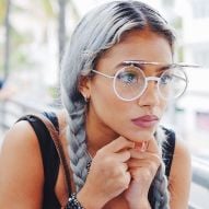 Gray curly hair: 50 photos of different curl styles for you to jump into this trend!