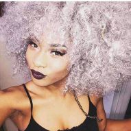 Gray curly hair: 50 photos of different curl styles for you to jump into this trend!