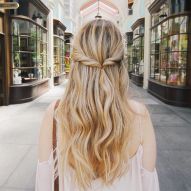 Coiffure torsadée : étape par étape comment faire le style + 8 photos pour vous inspirer !