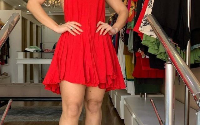 Vestido rojo: la pieza que no puede faltar en tu armario