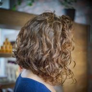 Long curly bob: with bangs, short, medium and more versions of the cut to fall in love with!