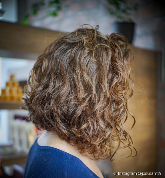 Bob long bouclé: avec une frange, des versions courtes, moyennes et plus de la coupe pour tomber amoureux!