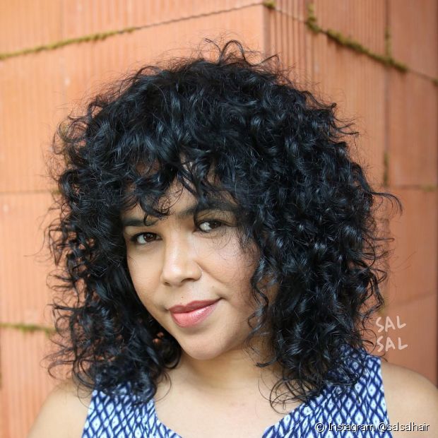 Long curly bob: with bangs, short, medium and more versions of the cut to fall in love with!