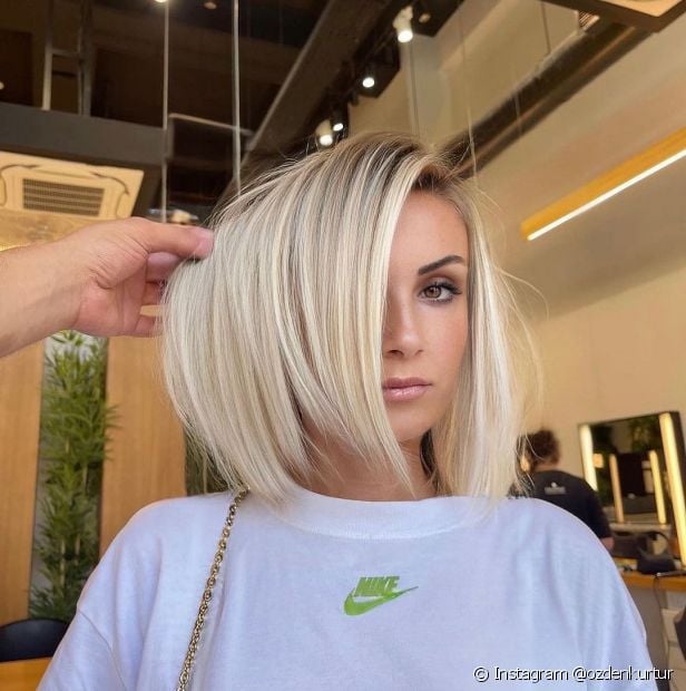 Les cheveux courts blond platine sont-ils toujours tendance ? Ces 18 photos le prouvent !