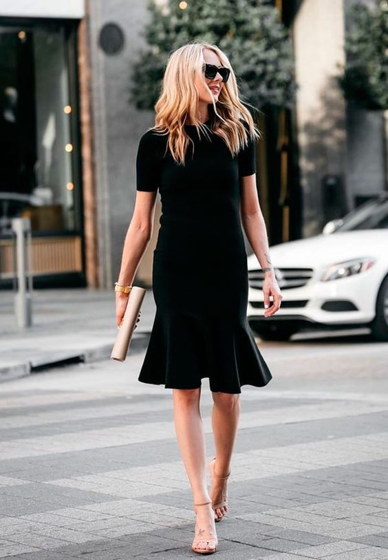 Vestido negro: 30 modelos para un look moderno y elegante.