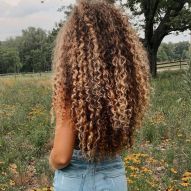 How to have long curly hair? Treatment tips to help with hair growth