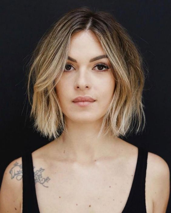 Cheveux courts avec mèches : 30 inspirations pour le look qui a le vent en poupe