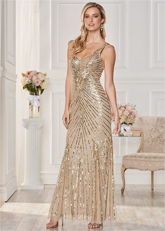 Vestido dorado: inspírate con piezas llenas de sofisticación