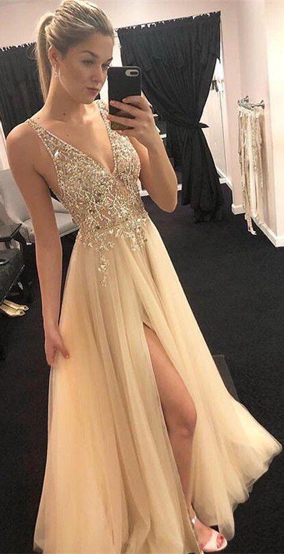 Vestido dorado: inspírate con piezas llenas de sofisticación