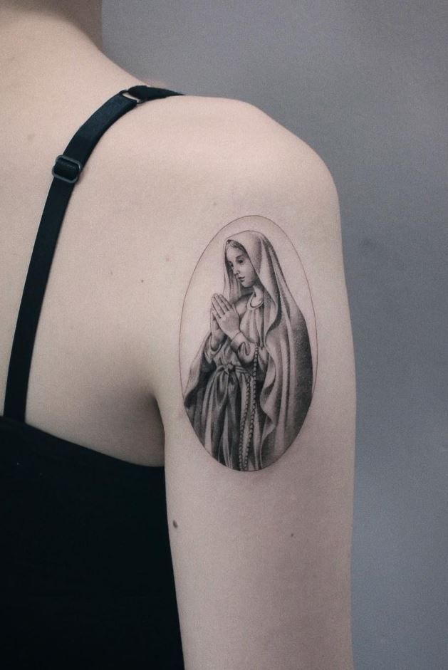 Tatuaje de Nuestra Señora de Aparecida: ver bellas opciones