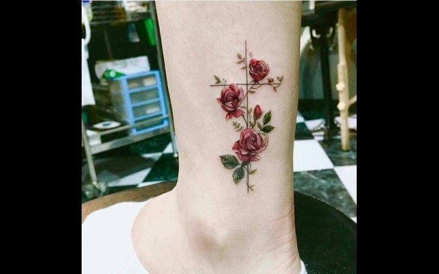 Tatouage croisé : voir des dessins qui reflètent la foi et l'espoir