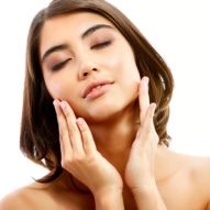 Olio di cocco sul viso: impara 5 modi per utilizzare il prodotto naturale sulla pelle