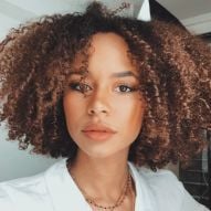 Femmes noires aux cheveux courts bouclés : 20 inspirations pour choisir votre nouvelle coupe