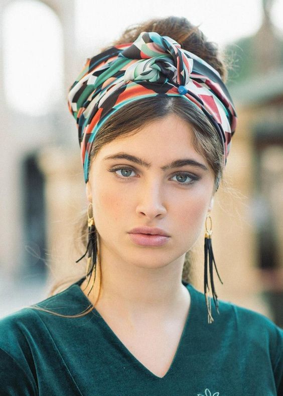 Comment porter un foulard et sophistiquer son look