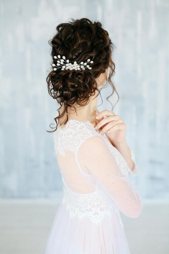 Coiffures de mariage : découvrez 45 looks pour cheveux courts