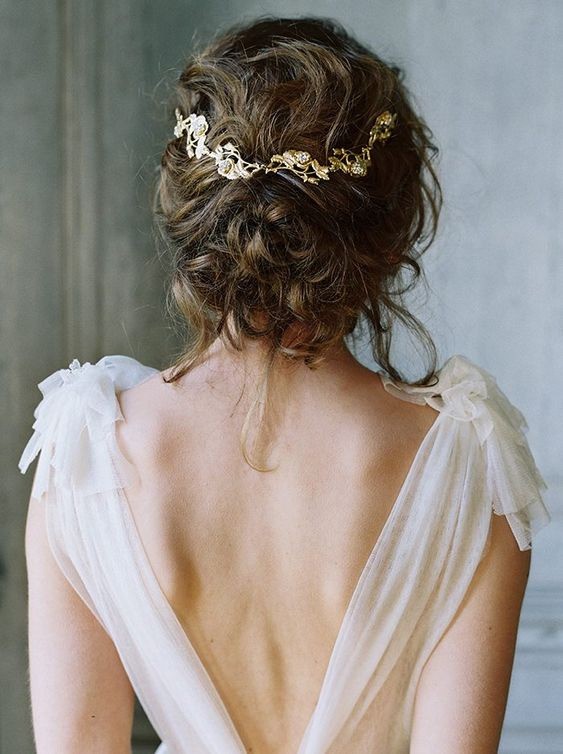 Coiffures de mariage : découvrez 45 looks pour cheveux courts