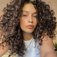 How to reduce curly hair frizz? Learn 5 steps!