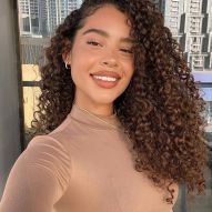 10 healthy habits to have with your curly hair in 2022