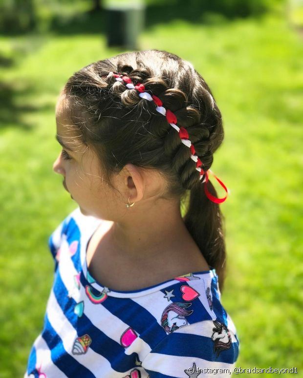 Braid with colored ribbons: see the fun braiding step by step