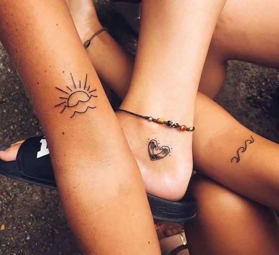 Tatuaggi di amicizia: opzioni creative per suggellare l'amicizia