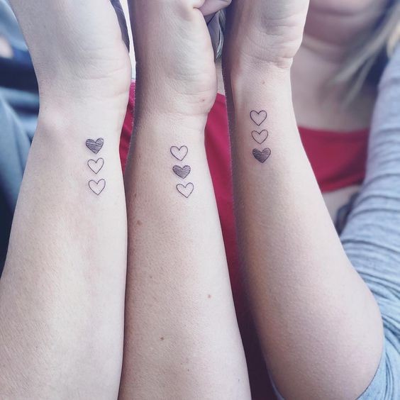 Friendship tattoos: creative options to seal friendship