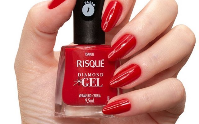 15 modelos de moda de uñas decoradas en rojo por las que apostar