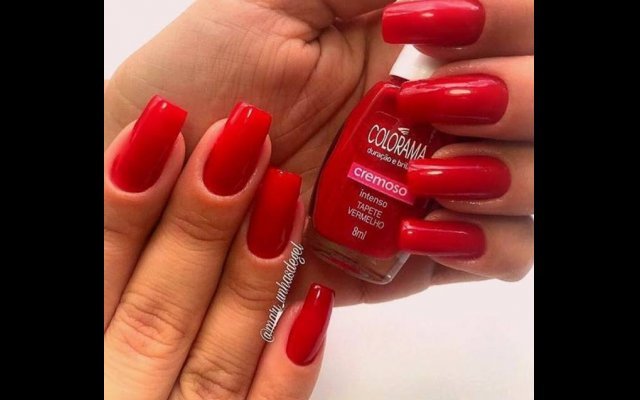 15 fashion models of red decorated nails to bet on