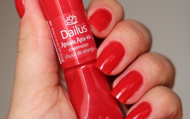15 modelos de moda de uñas decoradas en rojo por las que apostar