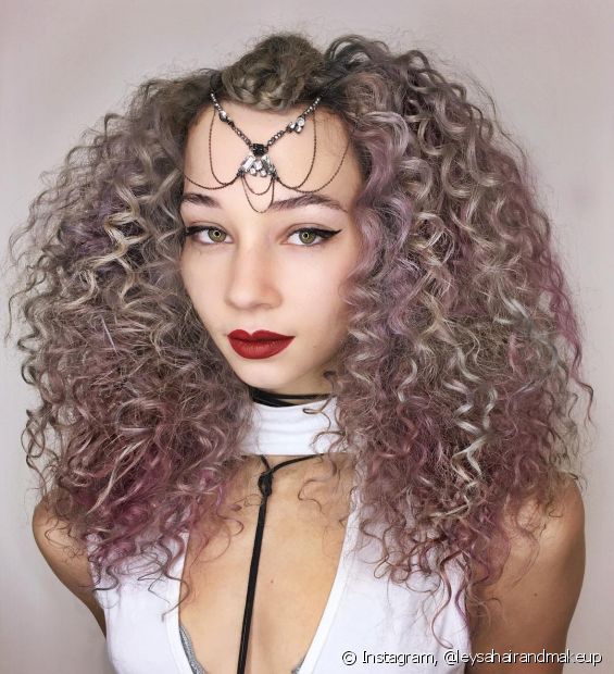 Colorful curly hair: purple, blue, green, pink... See 50 pictures of curls with different colors and get inspired