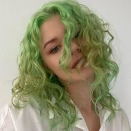 Capelli ricci colorati: viola, blu, verde, rosa... Guarda 50 immagini di ricci con colori diversi e lasciati ispirare