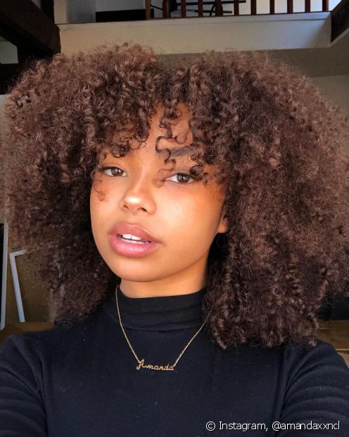 Is chocolate hair still a trend for 2022? These 15 influencers prove it!