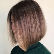 20 photos d'une brune éclairée aux cheveux mi-longs raides pour vous convaincre de miser sur le look