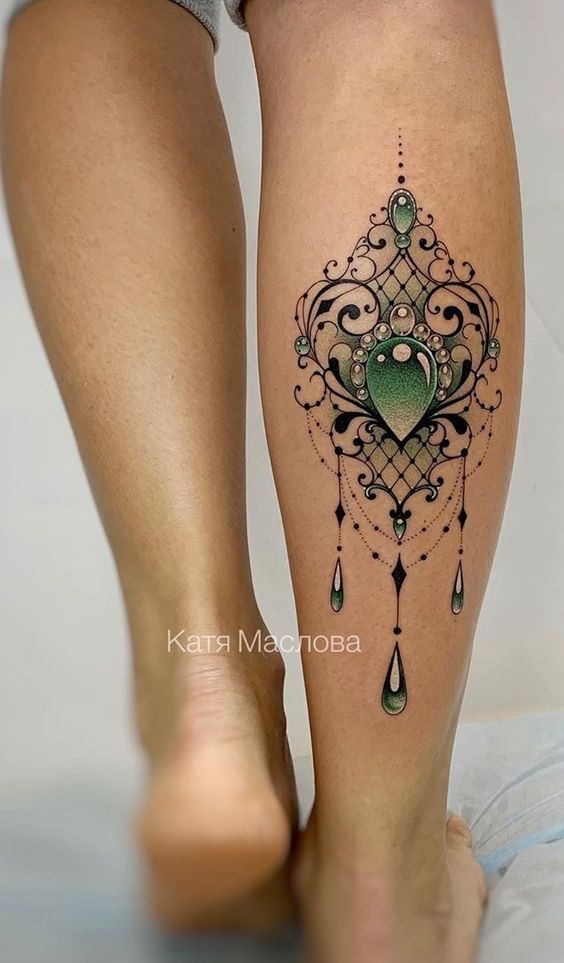 40 idee creative e affascinanti per i tatuaggi sul polpaccio femminile