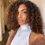 Day after curly hair: what to use and step by step to define the curls