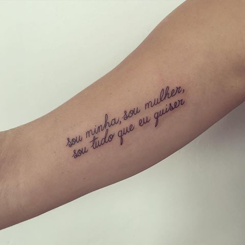 Phrases for female tattoo: choose the one that has to do with your moment