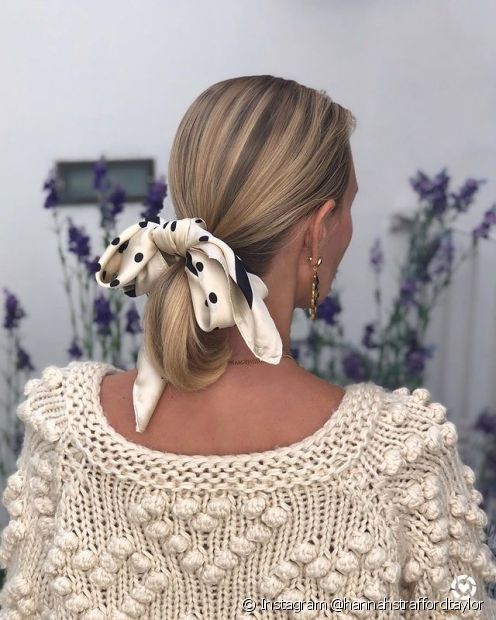 How to wear a scarf in your hair: 6 tips to vary your everyday hairstyles