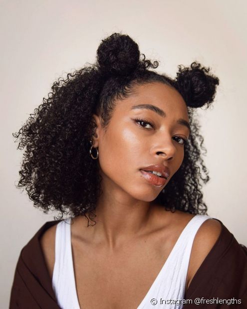 6 ways to make your curly bun more stylish. Get inspired by the photos!